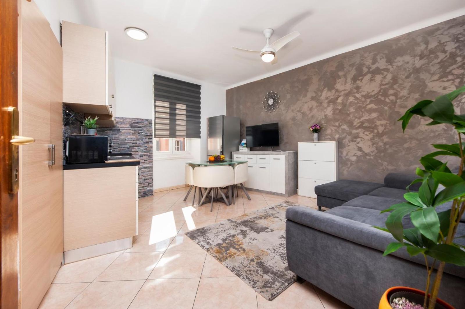 Apartment Rogic Ρόβινι Εξωτερικό φωτογραφία